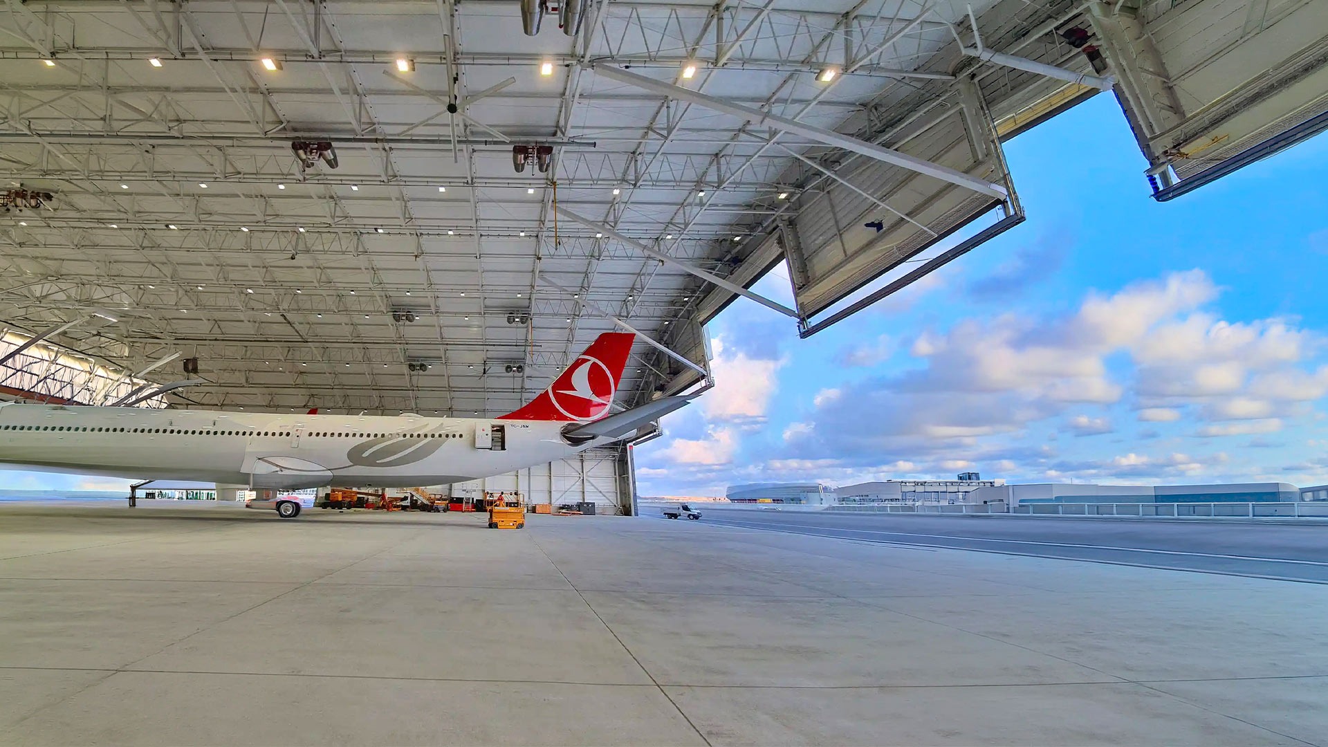 Atatürk Havalimanı Çelebi Hava Servisi İdari Binası ve Hangar Binası